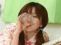 まやのおねしょ癖 飲み物を飲む2